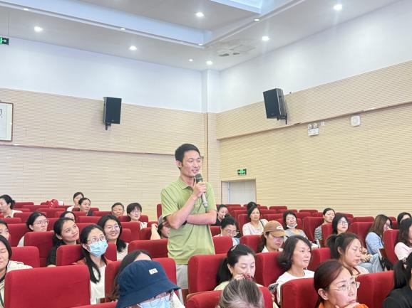 【湖畔·家校共育】家校共育，为爱同行——南京市金陵小学（仙林湖校区）成功举办一年级家长学校活动_html_m511f418f.jpg