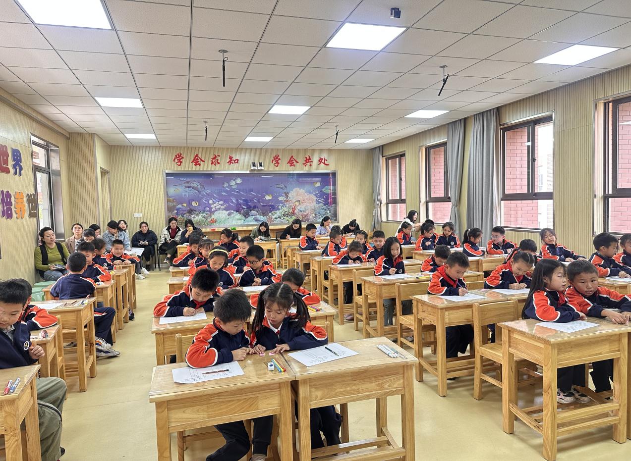 【湖畔·童化课堂】教而有思，研而有行——数学故事汇之课例研讨（148）_html_22746bfa.jpg