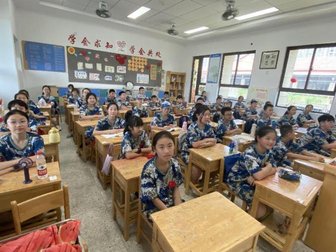 【湖畔光影】心似骄阳万丈光 敢问天地试锋芒——2017级学生国防教育夏令营（一）_html_3609a23a.jpg