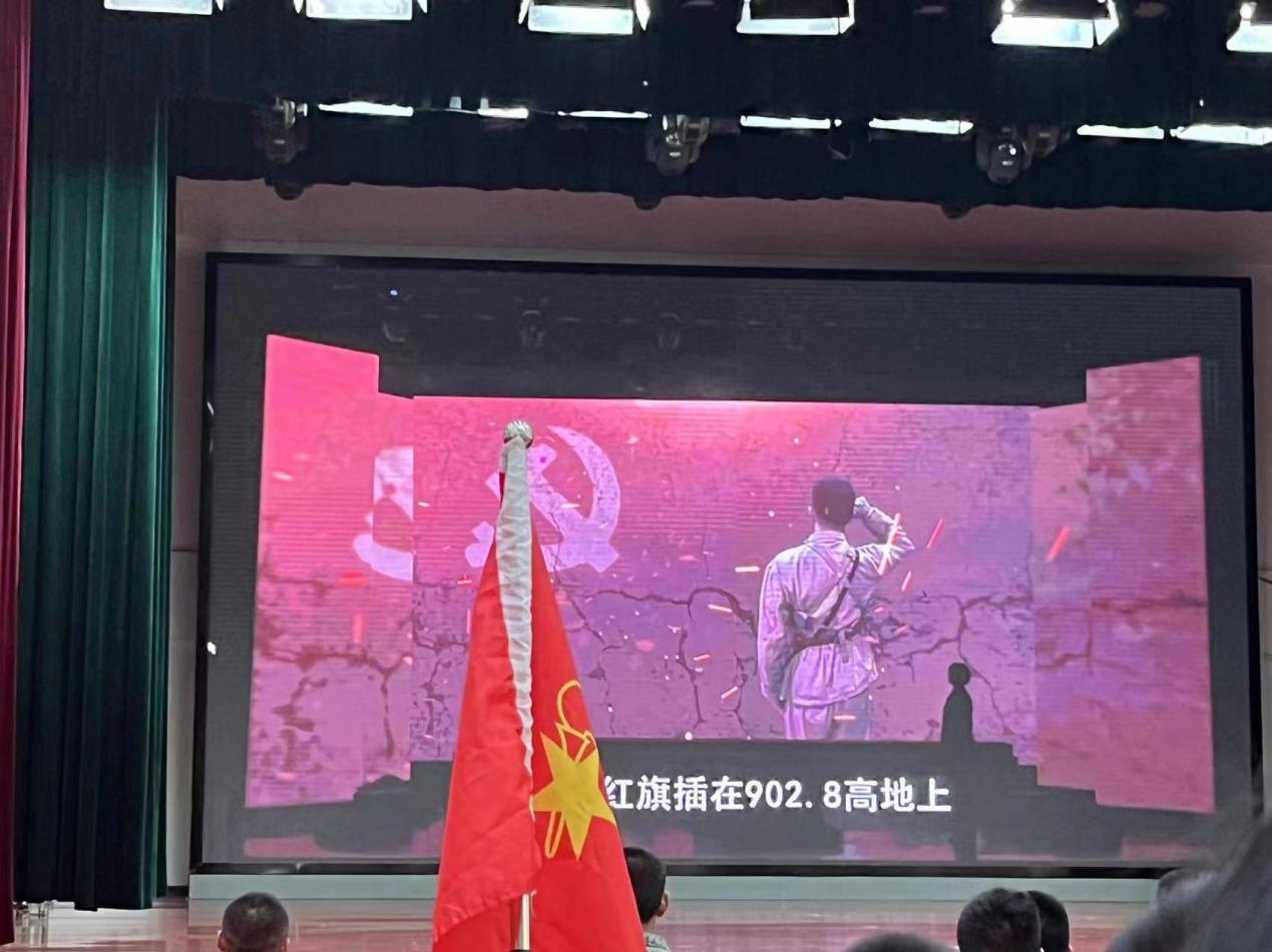 【红领巾寻访】喜迎二十大，共筑强军梦——南京市金陵小学红领巾走进临汾旅共庆“八一”建军节活动_html_m2958b6b7.jpg