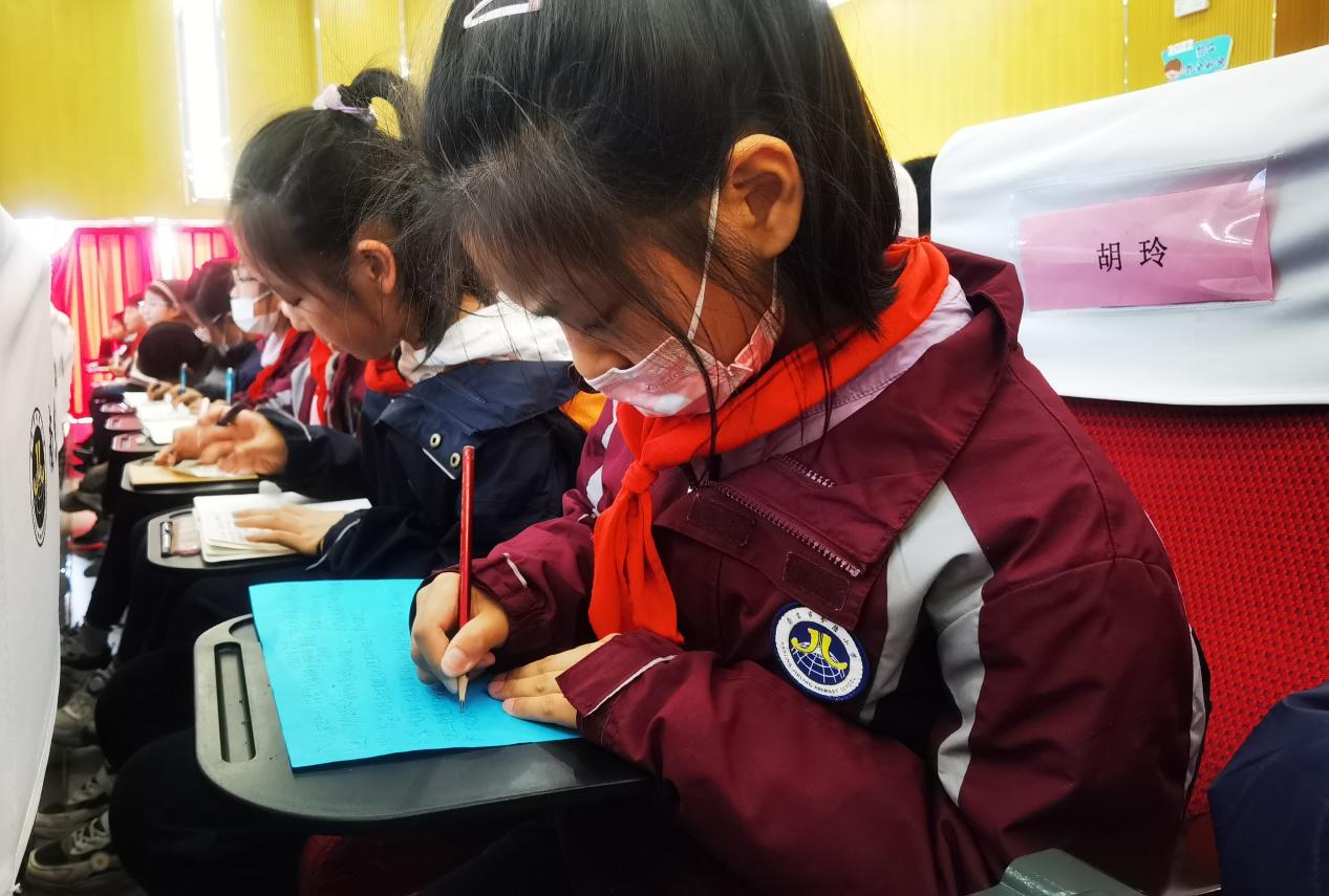 【博学广志】三月春风暖人心，铁路安全进校园_html_26c89fd9.jpg