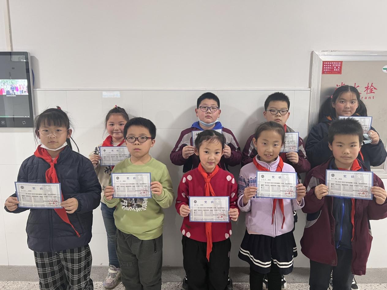 【博学广志】小眼睛 亮晶晶 爱眼护眼我能行——记金陵小学广志路校区“防近周”系列活动_html_229563bc.jpg