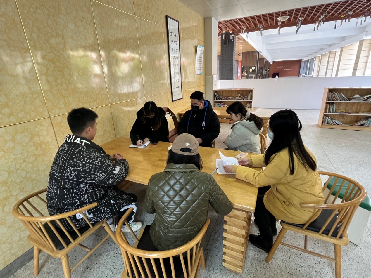【湖畔·童化课堂】“音”生而研，“乐”在其中——音乐校本研修之课例研讨_html_m27ec3ed8.jpg