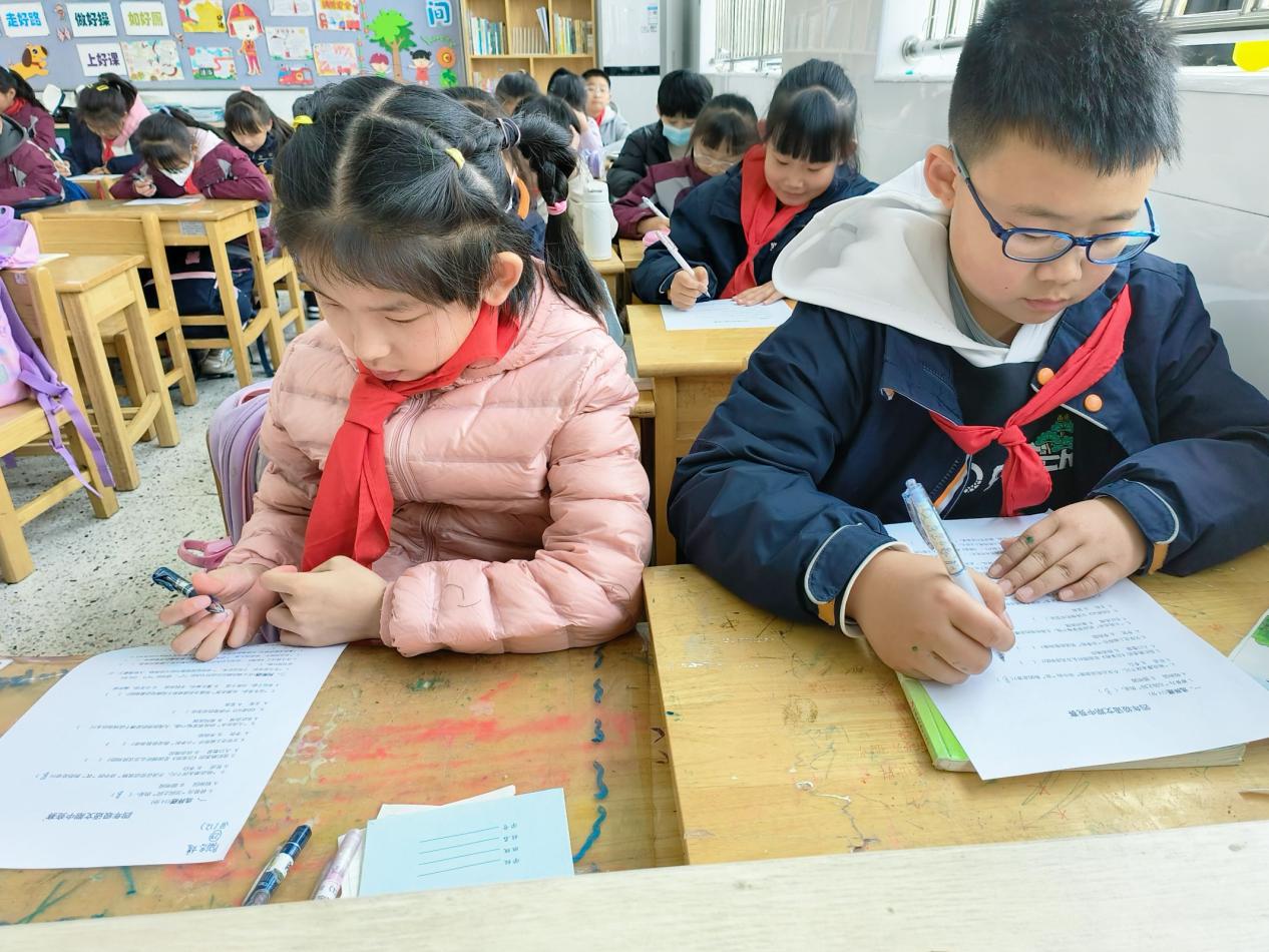 【博学广志】书香润童心，阅读竞风采——记金陵小学广志路校区四年级语文阅读周系列活动_html_m486a3e23.jpg