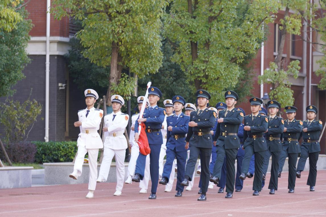 【湖畔·家校共育】“乘亚运之风  展运动风采”——金陵小学（仙林湖校区）2023—2024学年秋季运动会开幕式_html_m4ff1f2ad.jpg