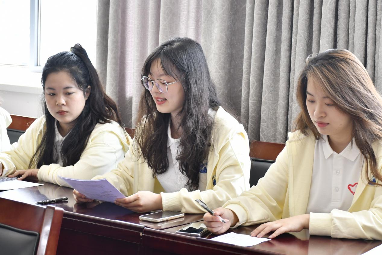 【博学广志】南南不辍助成长 合作共赢创辉煌——记南京市金陵小学广志路校区欢迎南中医实习生活动_html_m16fcdb34.jpg