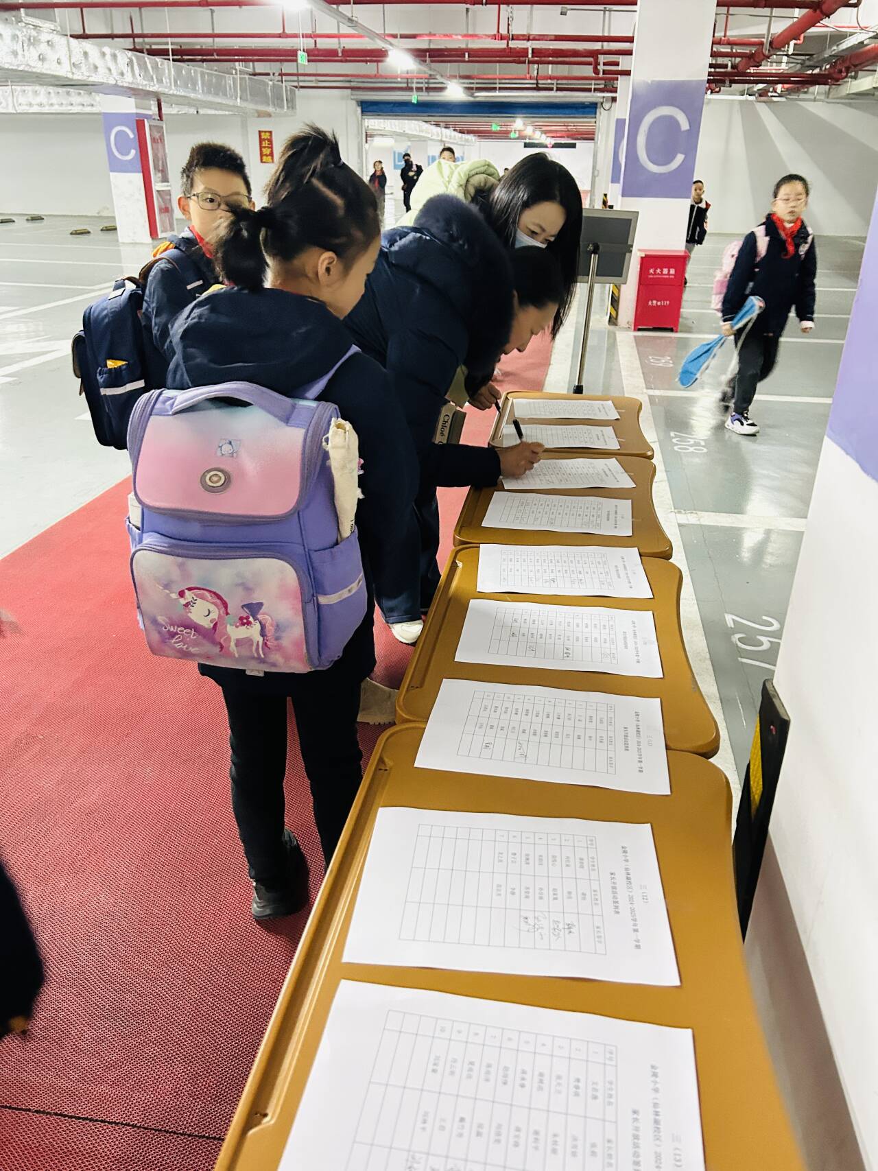 【湖畔·家校共育】共筑教育桥梁，见证孩子成长——金陵小学（仙林湖校区）第五次“家长开放月”三年级篇_html_5455a428.jpg