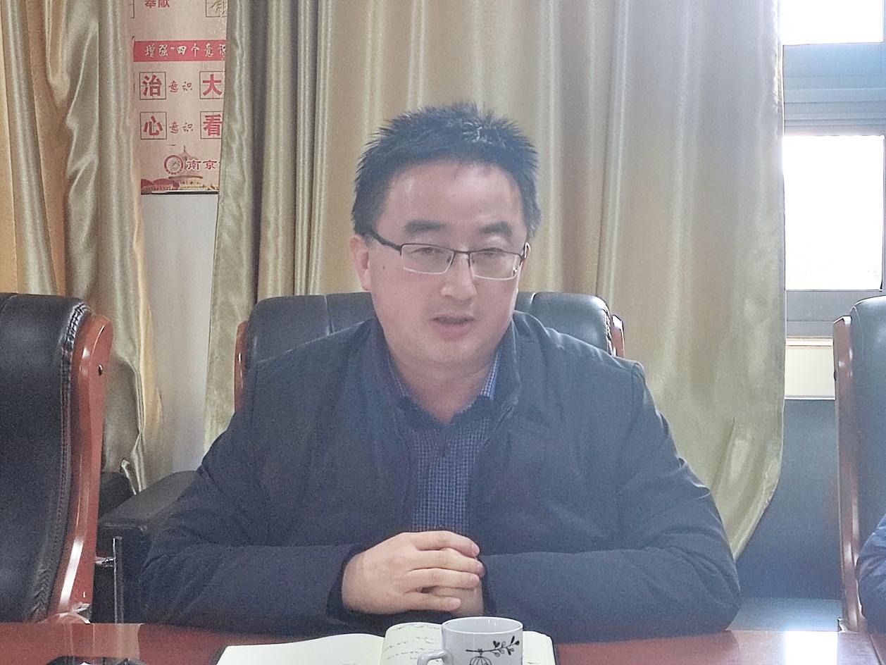 【尊荣营中】教研组长、备课组长汇报会_html_5d0a37d9.jpg