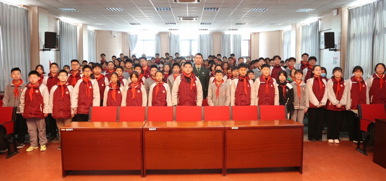 国防教育讲座新闻稿_html_m7bc1e765.jpg