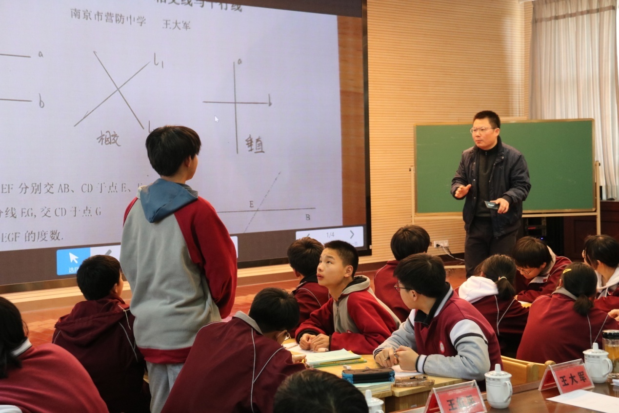【尊荣营中·冬训活动】立足教学 党员亮课  ——营防中学党员冬训系列活动四