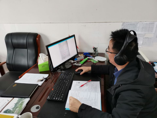 停课不停学-尊荣教师线上在行动(3)_html_m573d4ecd.png