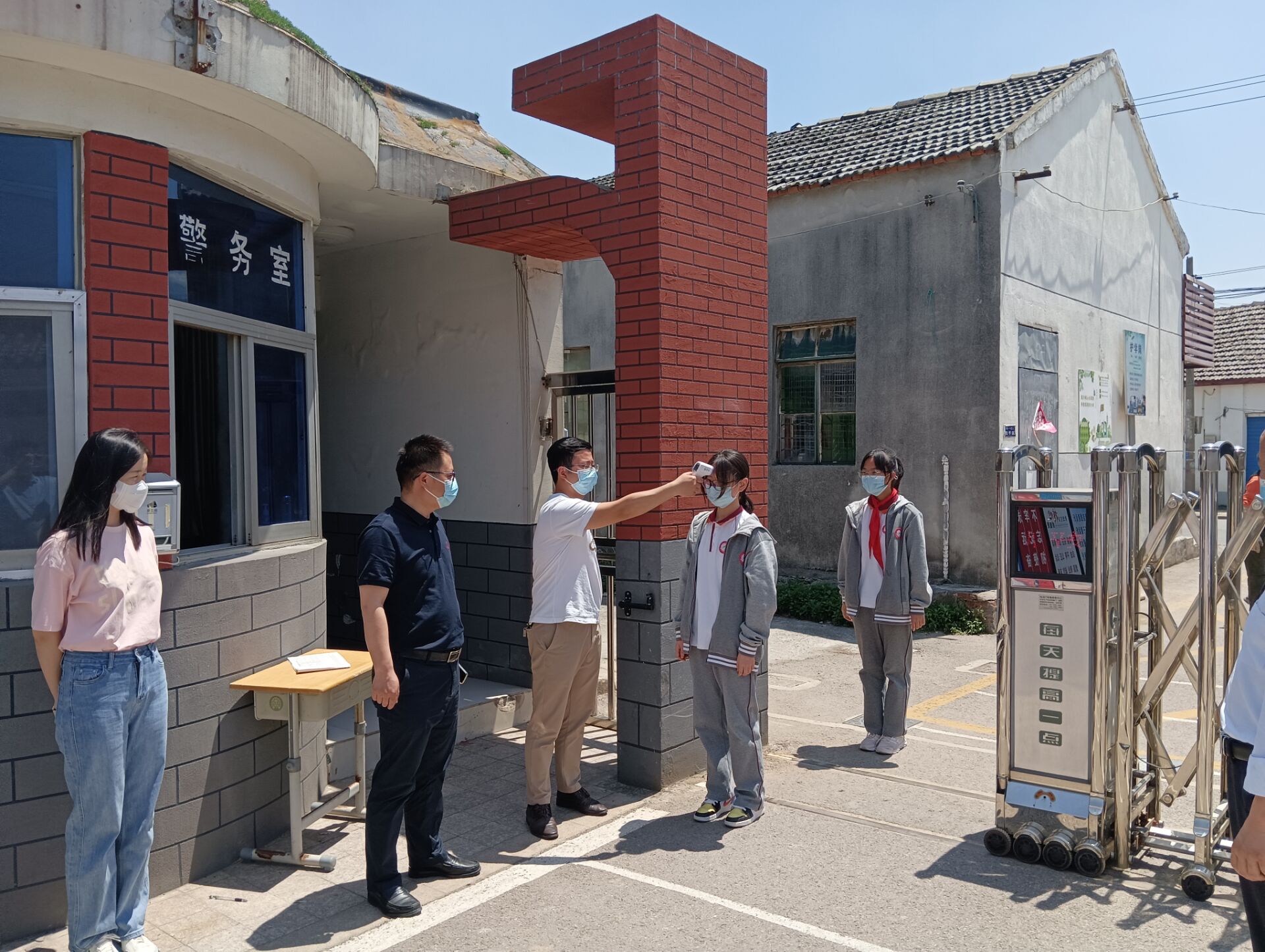 【尊荣营中】营防中学开展疫情防控应急演练