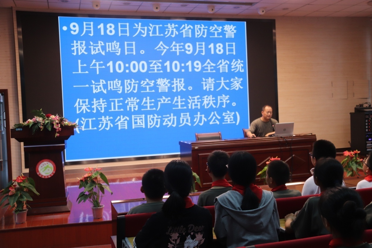 传承红色基因 汇聚强军力量_html_78a40d53.jpg
