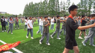 运动会_html_91a50aa.jpg