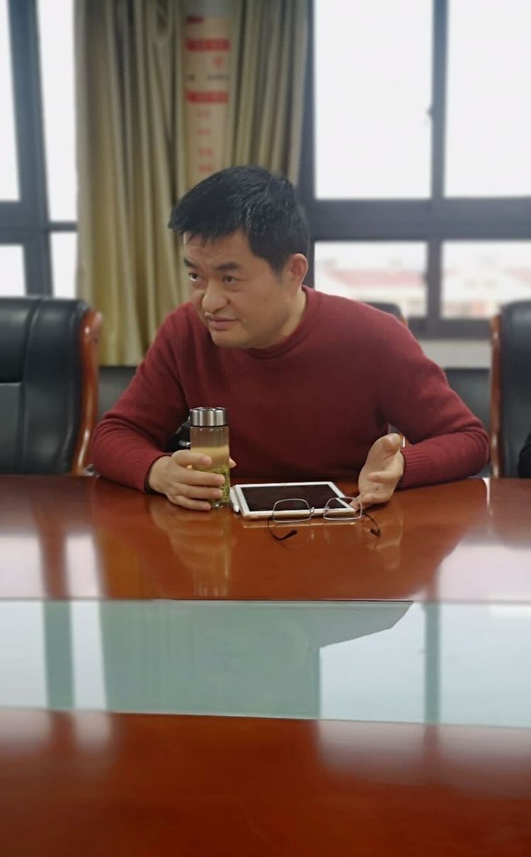 市教研员_html_m26034e7b.jpg