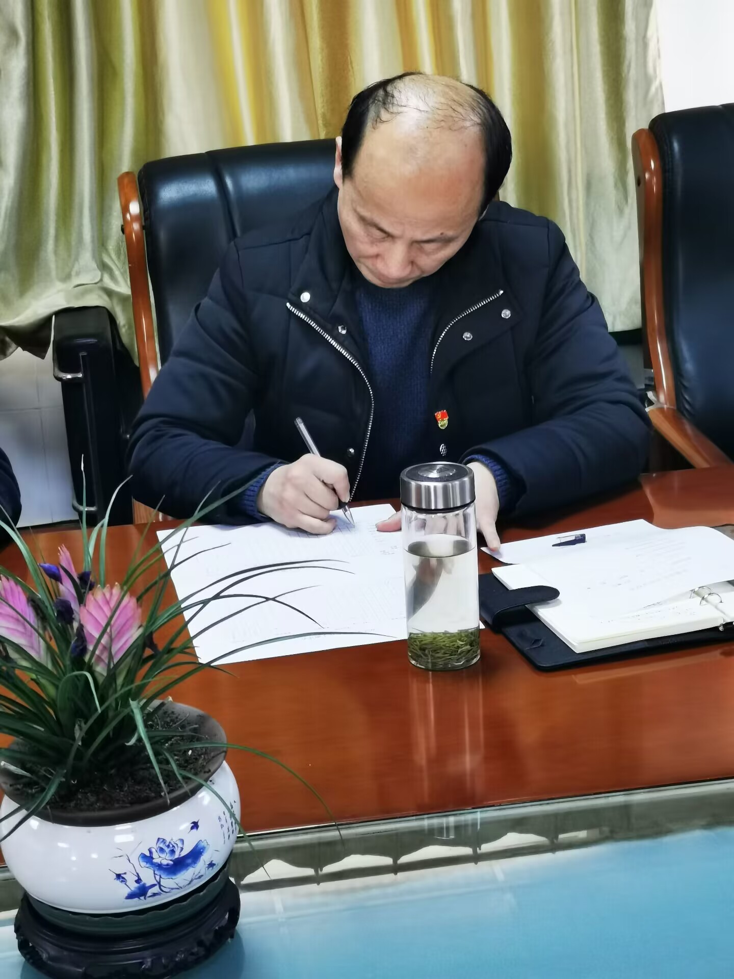 组织生活会（党员大会）_html_m55167c32.jpg