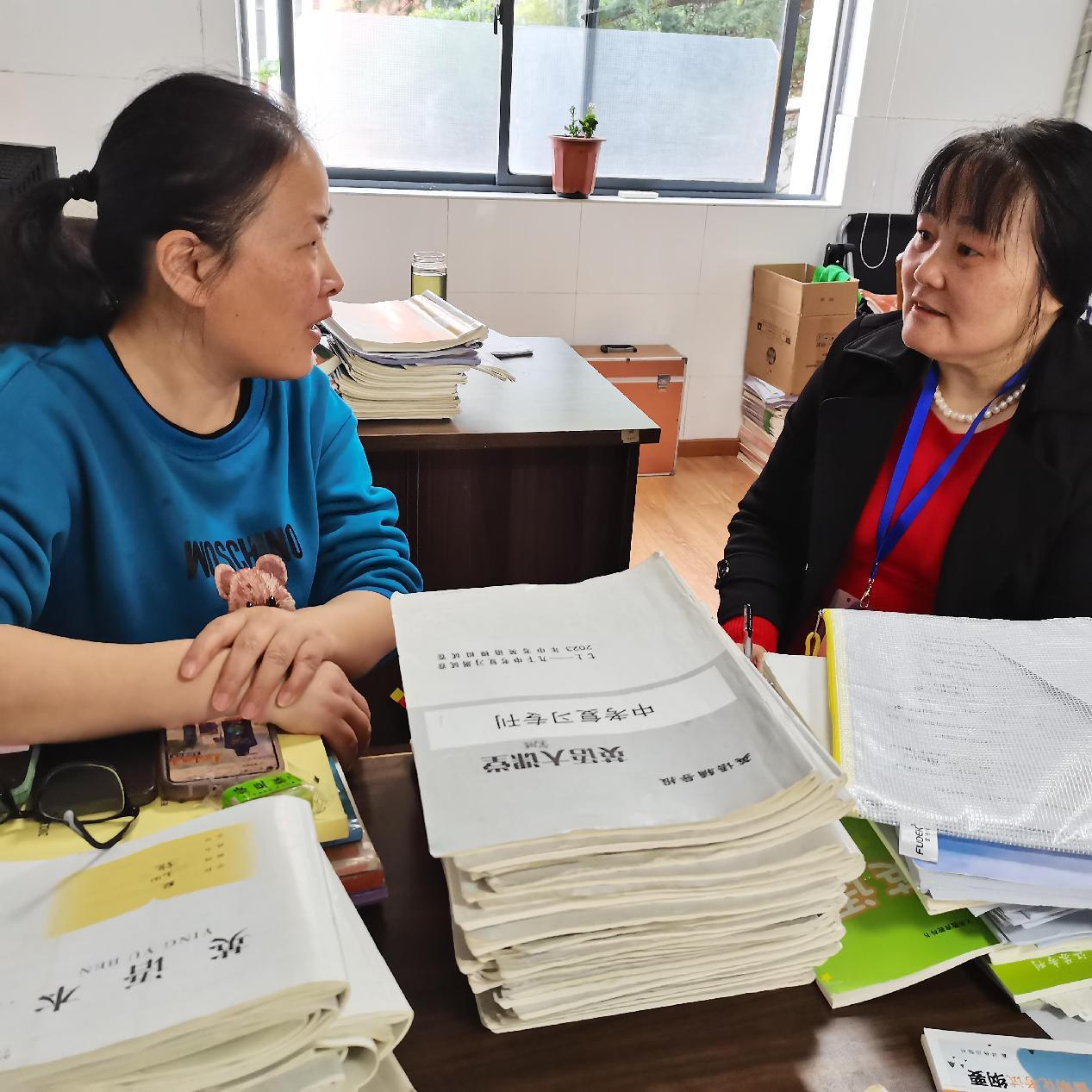 【尊荣营中】优化作业管理 督导减负提质  ——记史长兰督学对营防中学开展“作业管理”专项督导