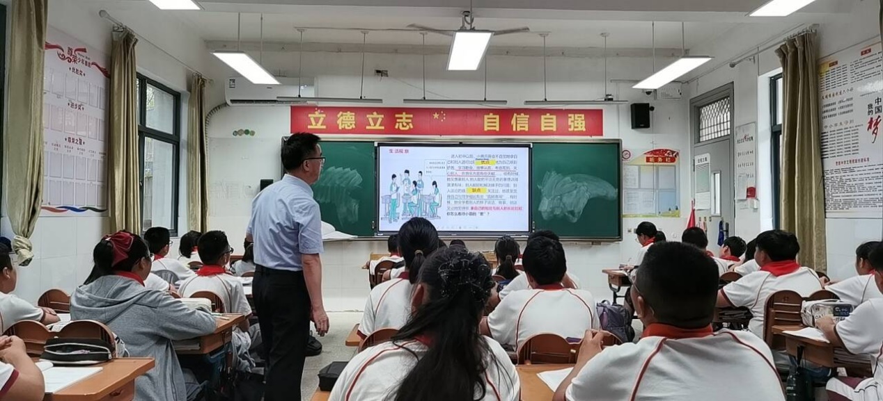 课题-思维型课堂新闻_html_m685762b5.jpg