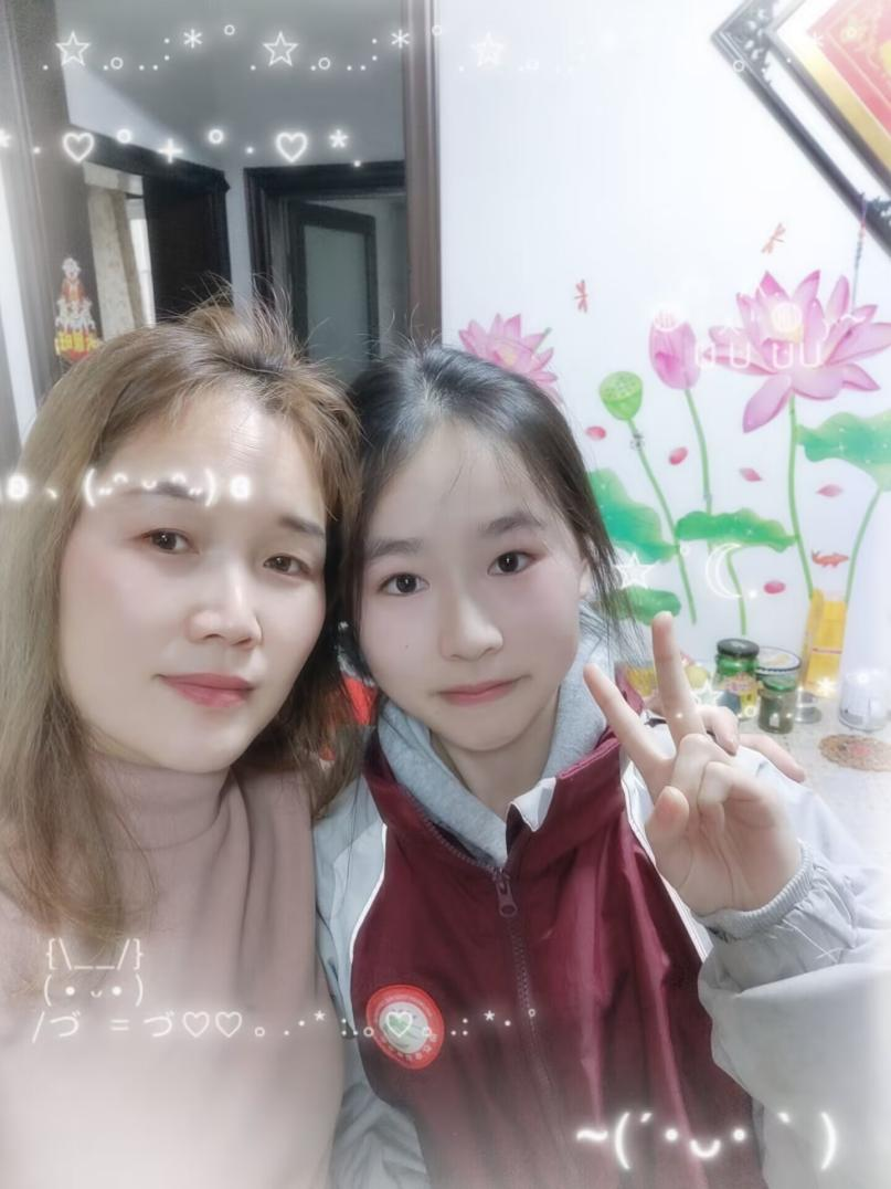 我身边的她_html_m8f4c9b.png