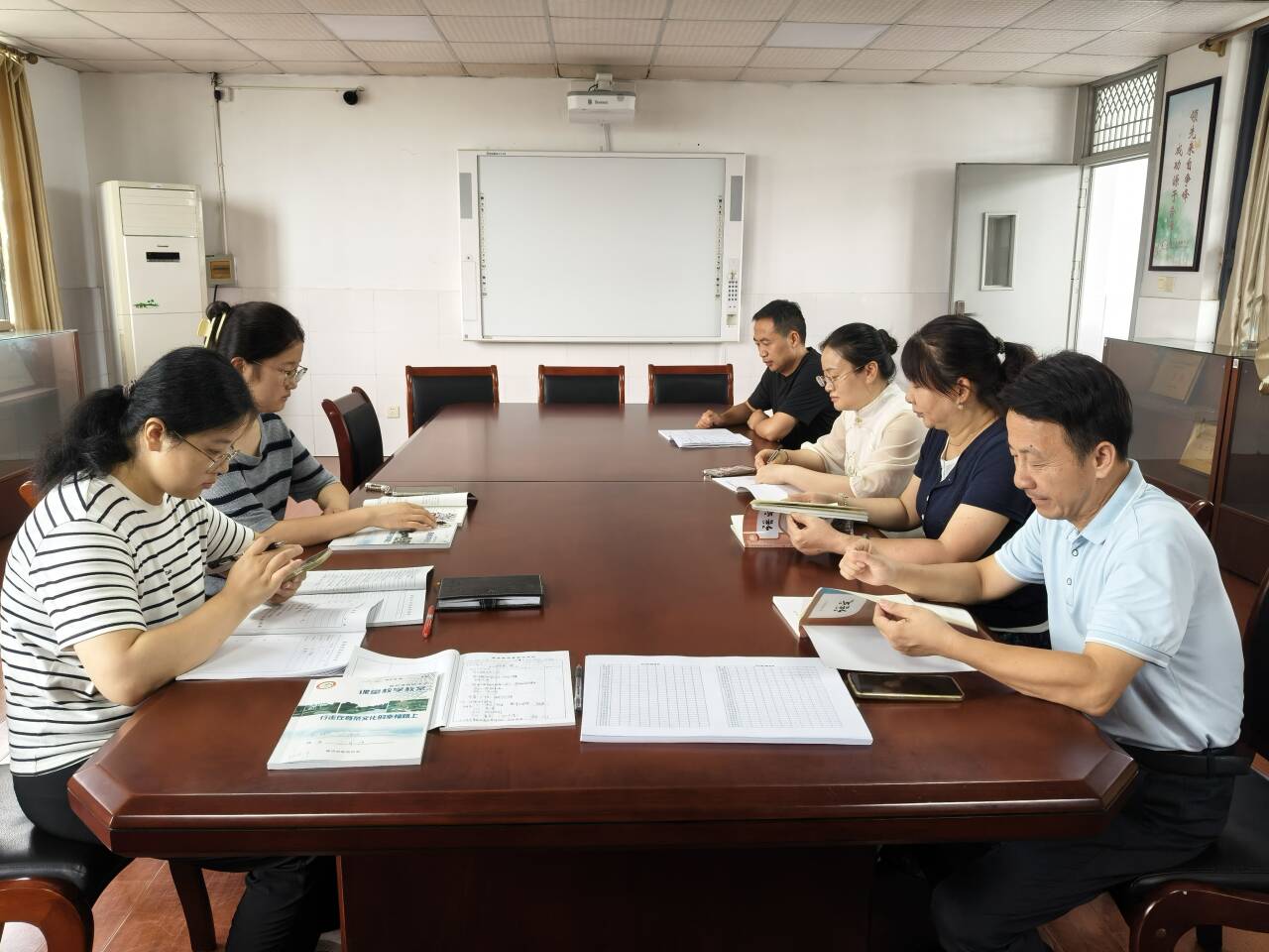 【尊荣营中•教研】教学互研同启航 笃行致远共成长——南京市营防中学2025-2026学年第一学期期初教研组活动纪实