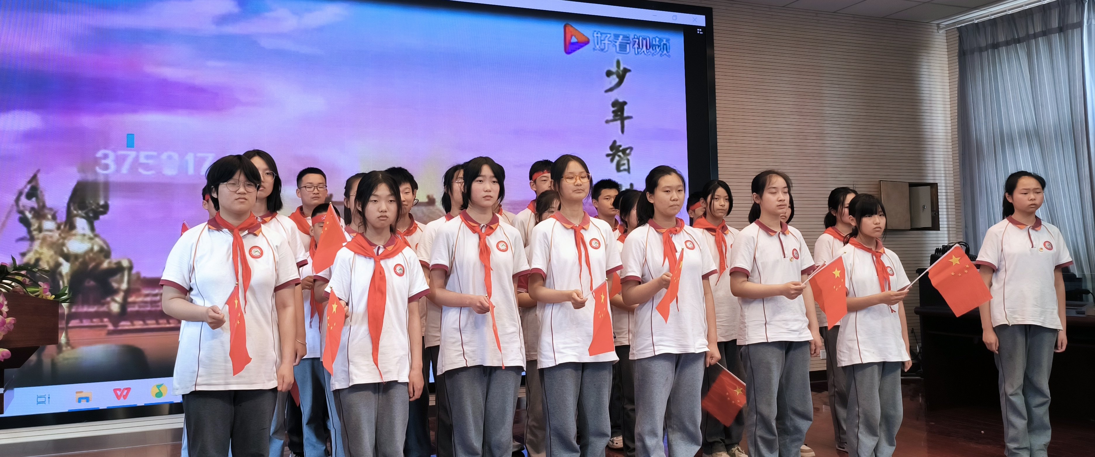 【营中小青团】入团仪式新闻稿_html_m5d6ddbef.jpg