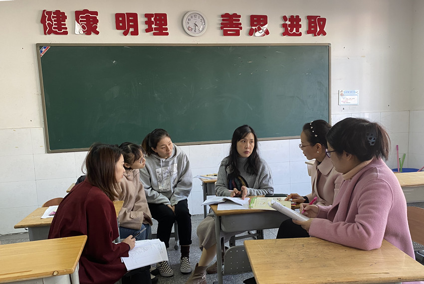 炼油厂小学英语教研组开展校本主题研修活动（三）图片4.jpg