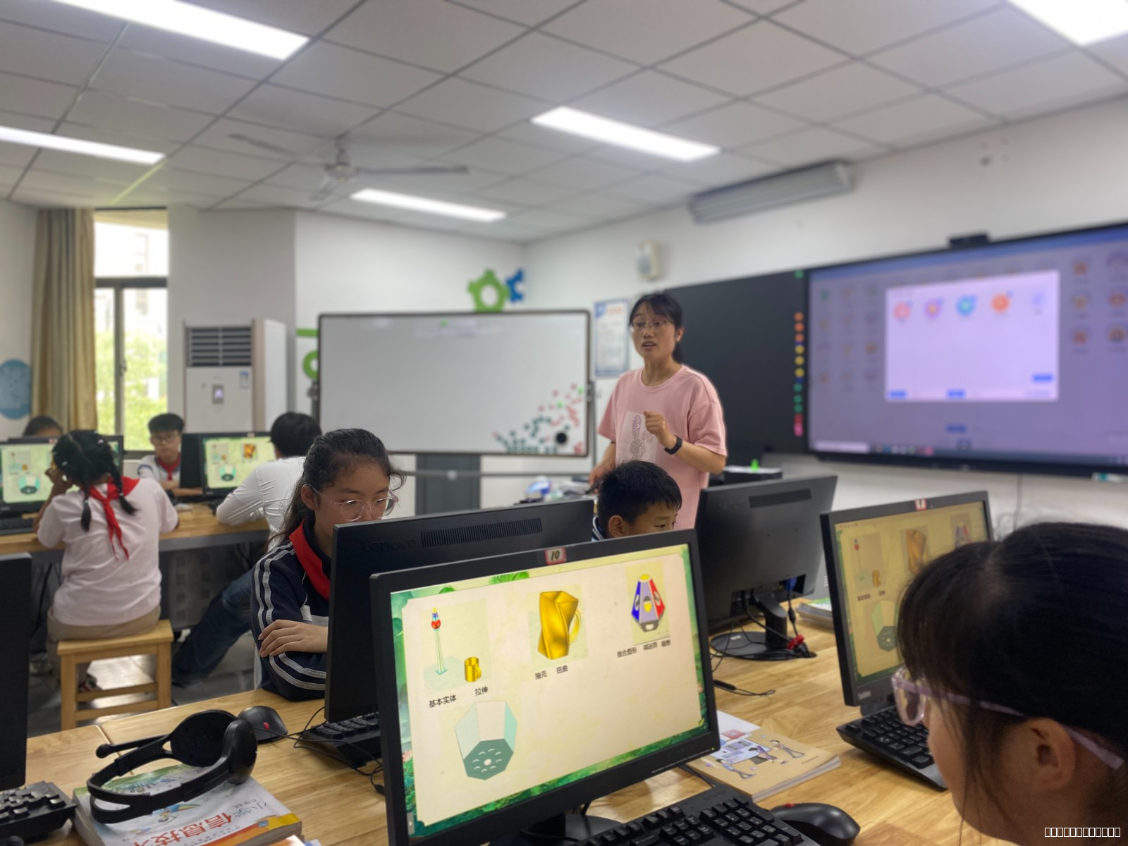 【养善栖小】“金陵好课堂”栖小行动二十  ——石埠桥小学开展跨学科校本研修展示（艺术、科技）