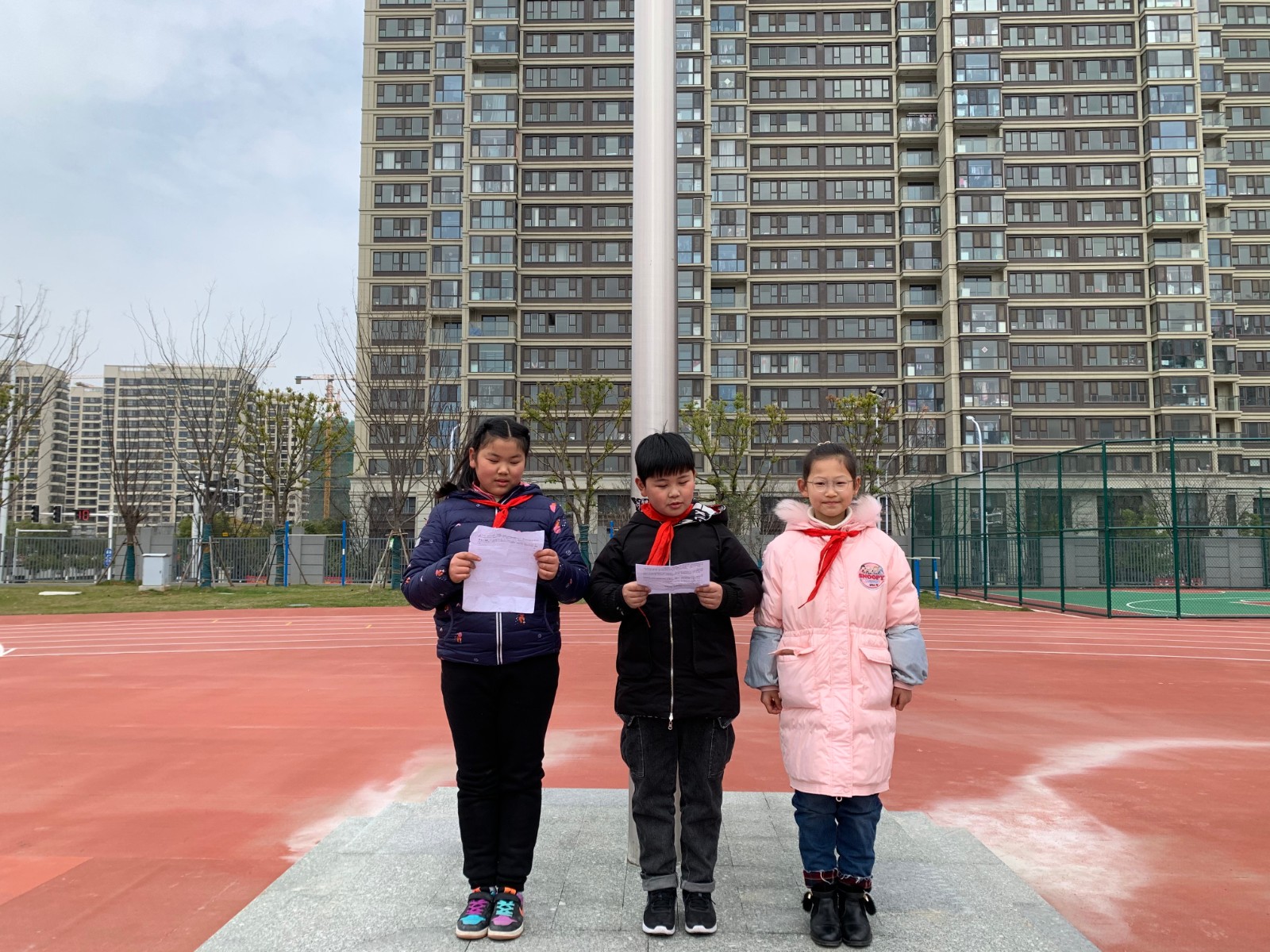 国旗下演讲.jpg
