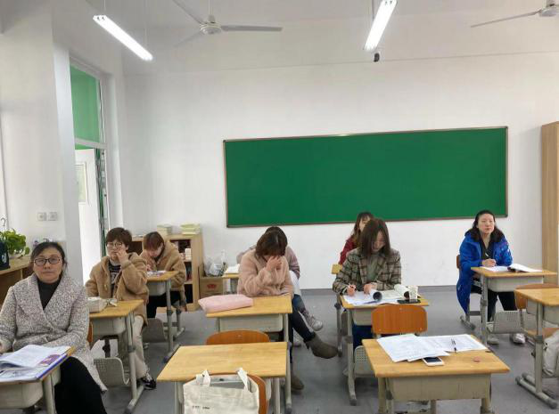 【悦群燕小】校本研修，理论先行 ——记燕小英语组校本研修活动（一）