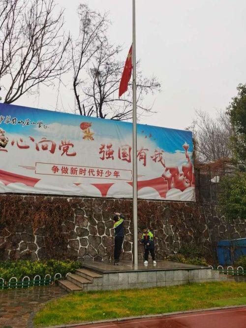寒梅雪中尽_html_75cd7c95.jpg