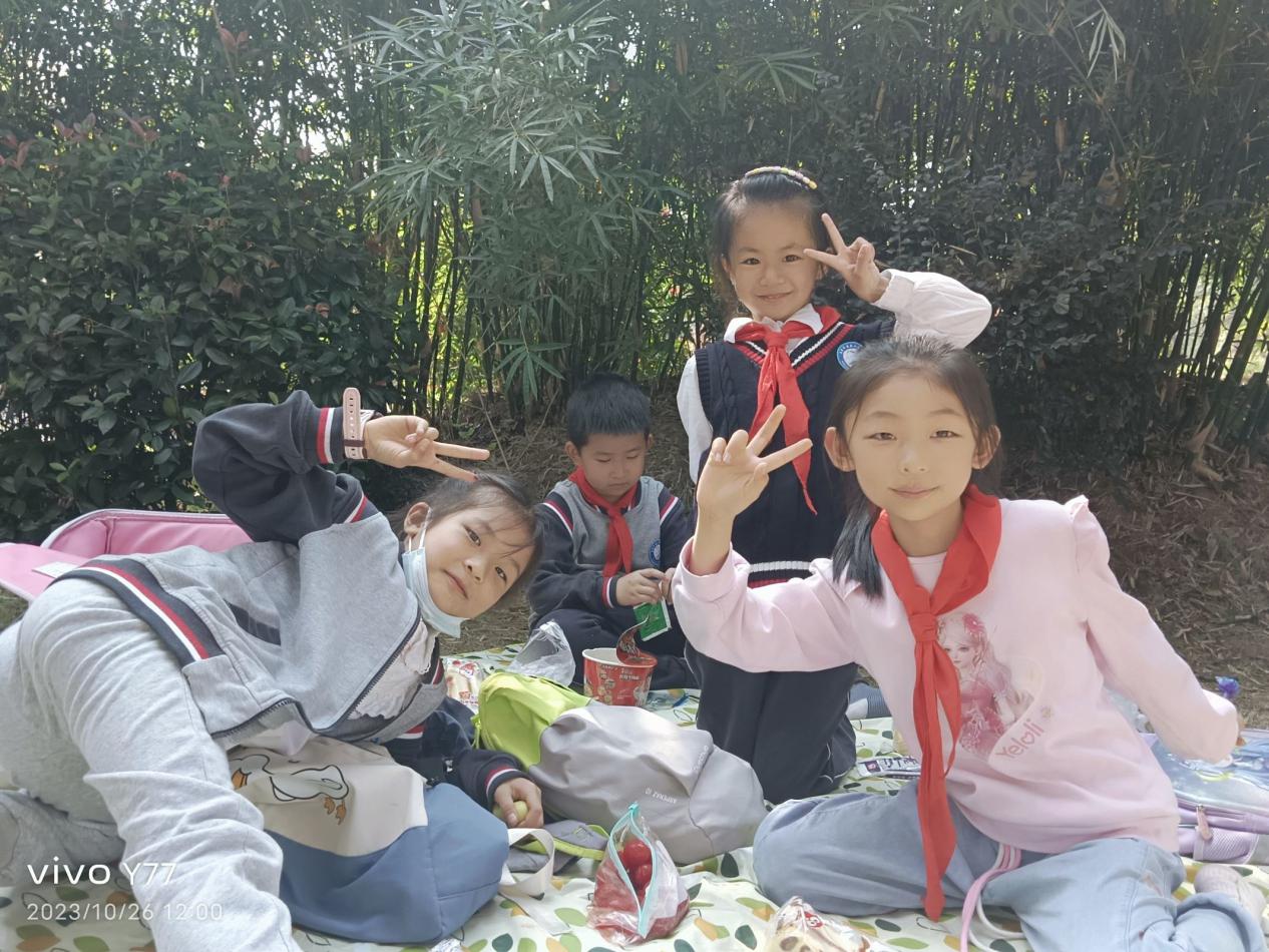 秋游 新闻稿_html_m73ae4b51.jpg