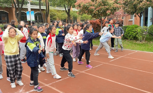 幕府山庄小学“阳光运动 快乐成长”春季运动会(2)(1)_html_a1d00f8.png
