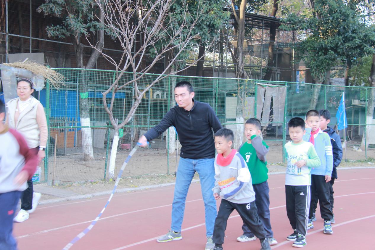 幕府山庄小学第六届冬季运动会(1)_html_m6484b527.jpg