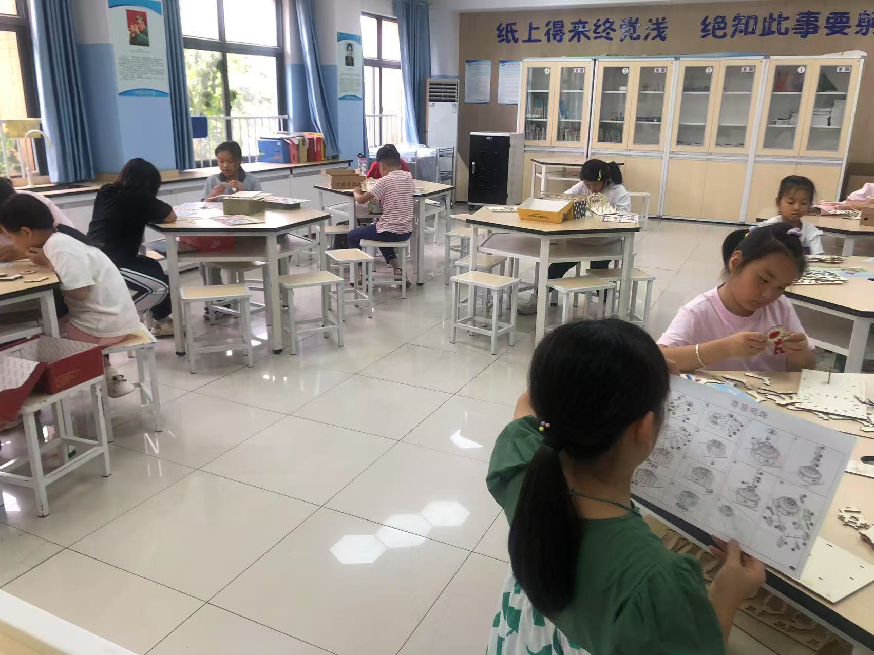 幕府山庄小学参加栖霞区科技模型竞赛_html_176c2b43.jpg