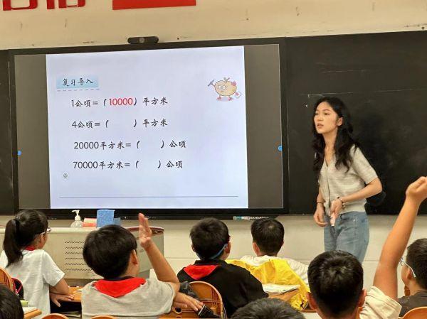推门听课报道_html_mb4fbed9.jpg