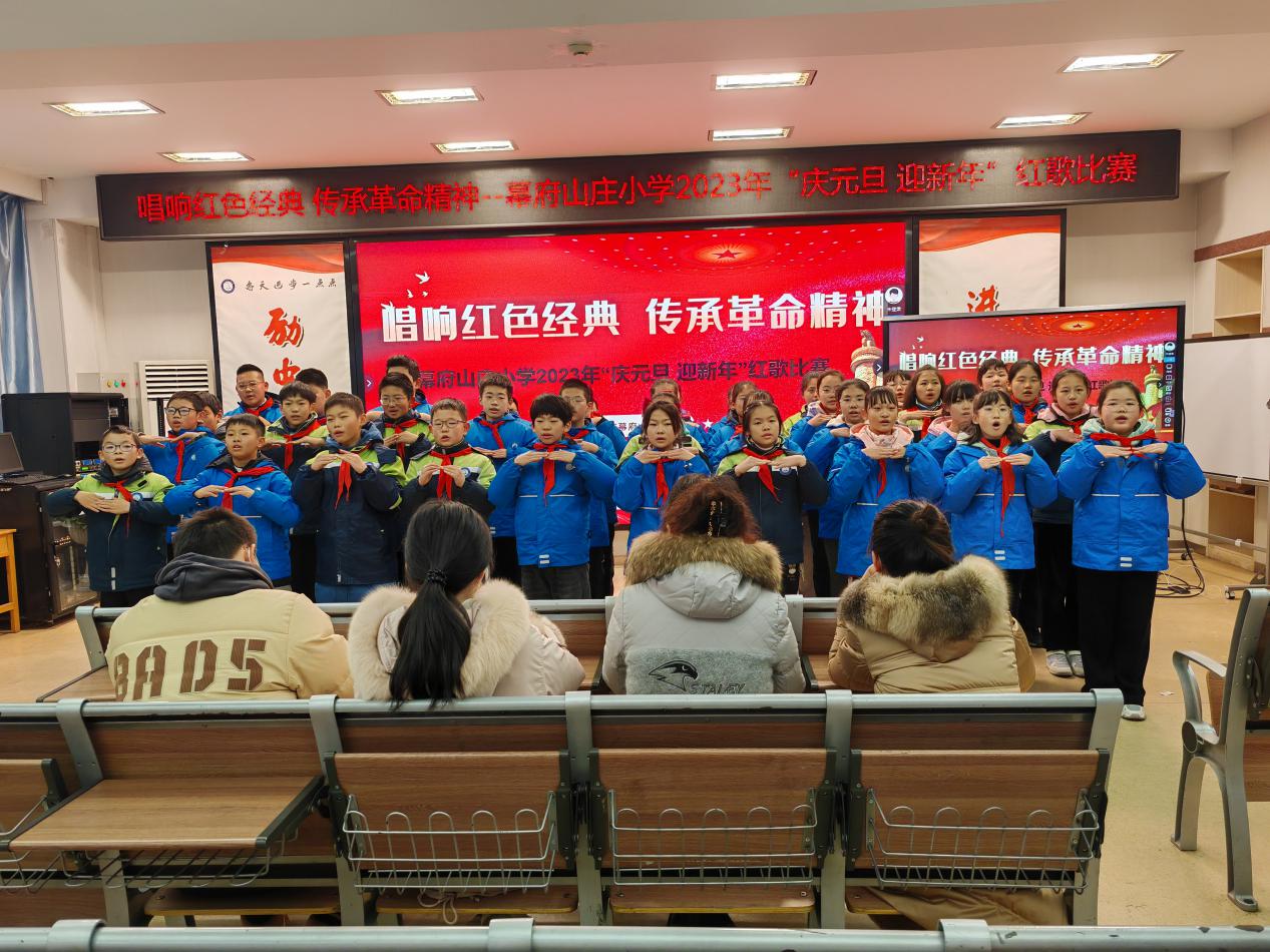 唱响红色经典 传承革命精神 红歌报道_html_m6233b7af.jpg