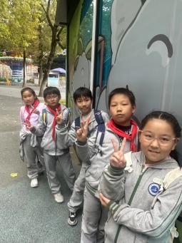 红山寻童趣 栖霞赏秋韵_html_1710f609.jpg