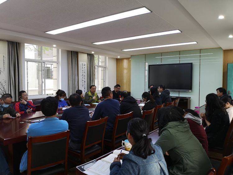 中桥中学九年级第一次模拟考试动员会2020.4.20_html_1e09a1b1.jpg