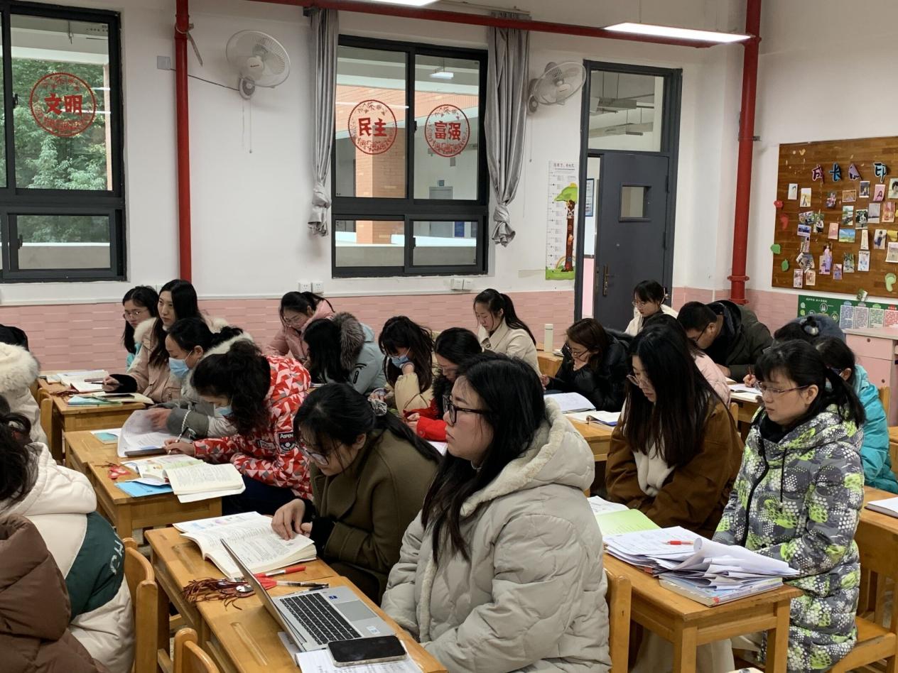 数学组新闻稿23.2.5_html_343cc4f0.jpg