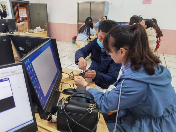 2021栖霞区中小学信息技术教师全员培训_html_m5c25578a.jpg