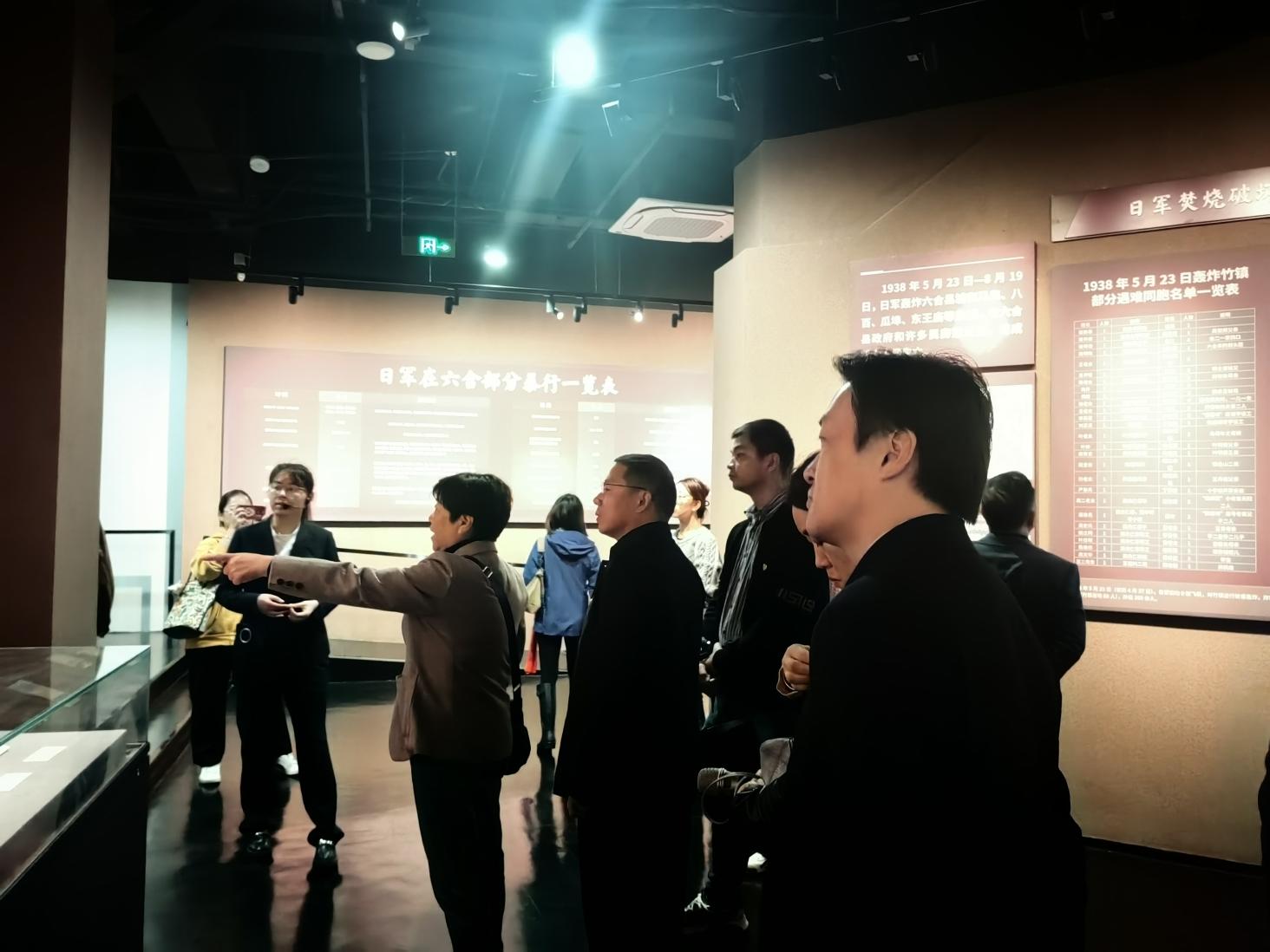 【石抱树·先锋行】追忆峥嵘岁月 赓续红色血脉——南京市金陵小学党委组织主题党日活动_html_45214785.jpg