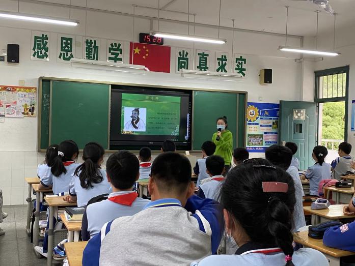 【尚真华电】巧手爱劳动，“粽”享端午情——华电中学开展端午节传统文化教育系列活动_html_ea82a61.jpg