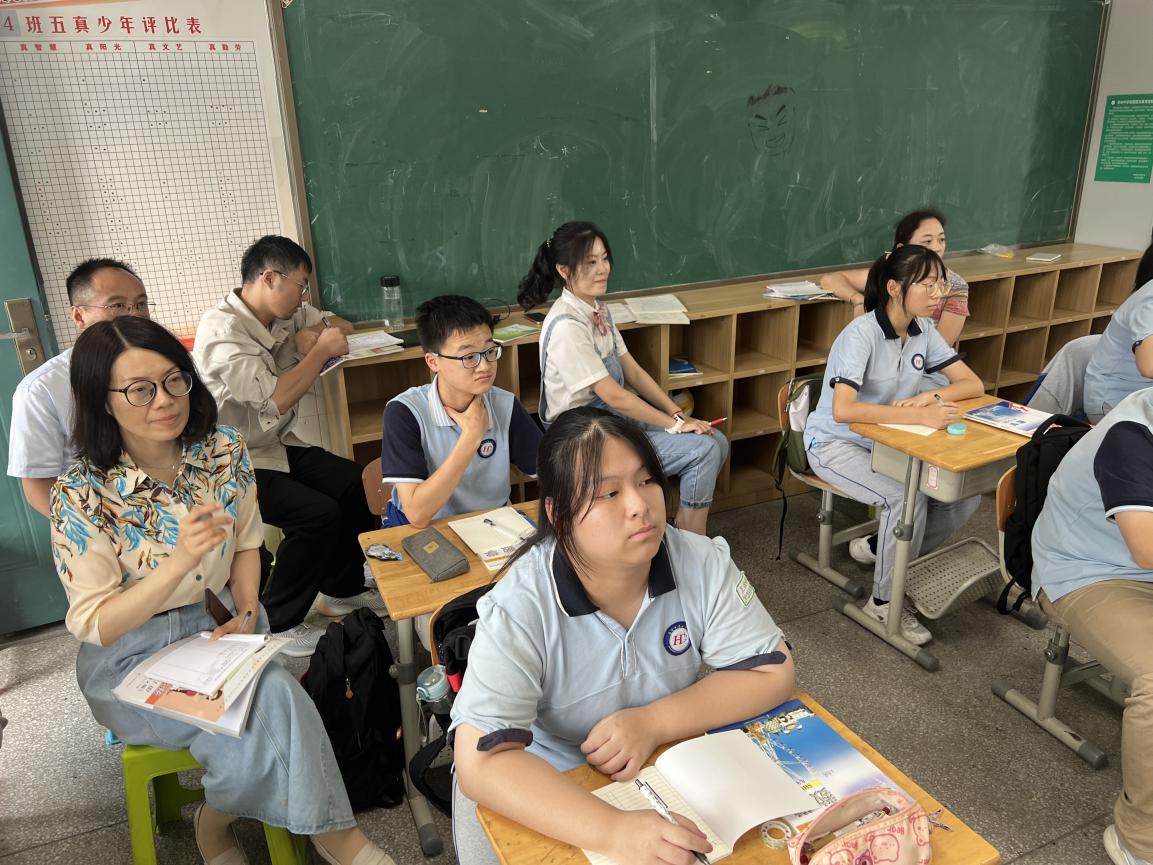 推门听课，共促成长2022.9.1_html_504f168d.jpg