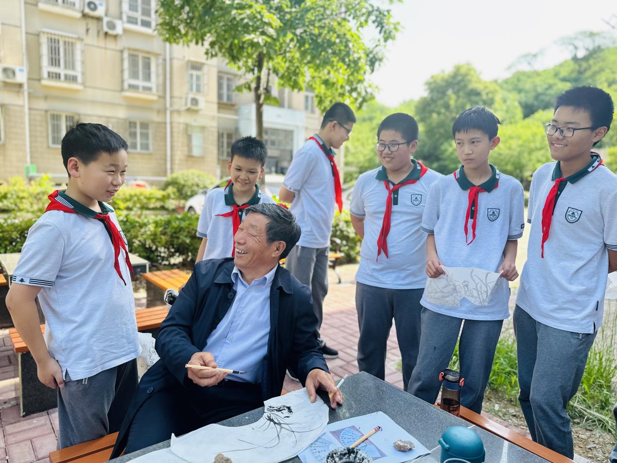 5.23 金陵折扇新闻稿_html_272493f7.jpg