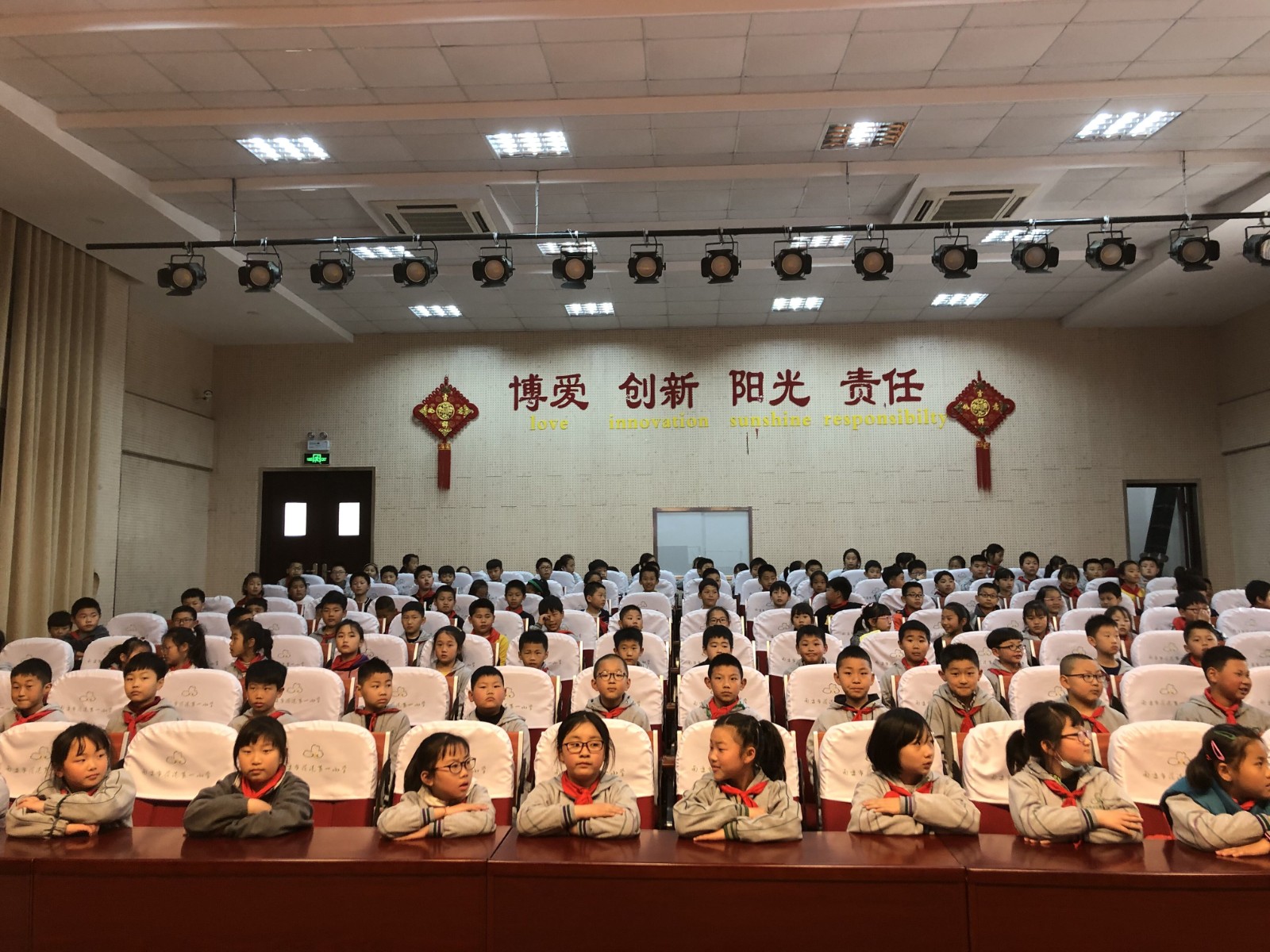 集体照1.jpg