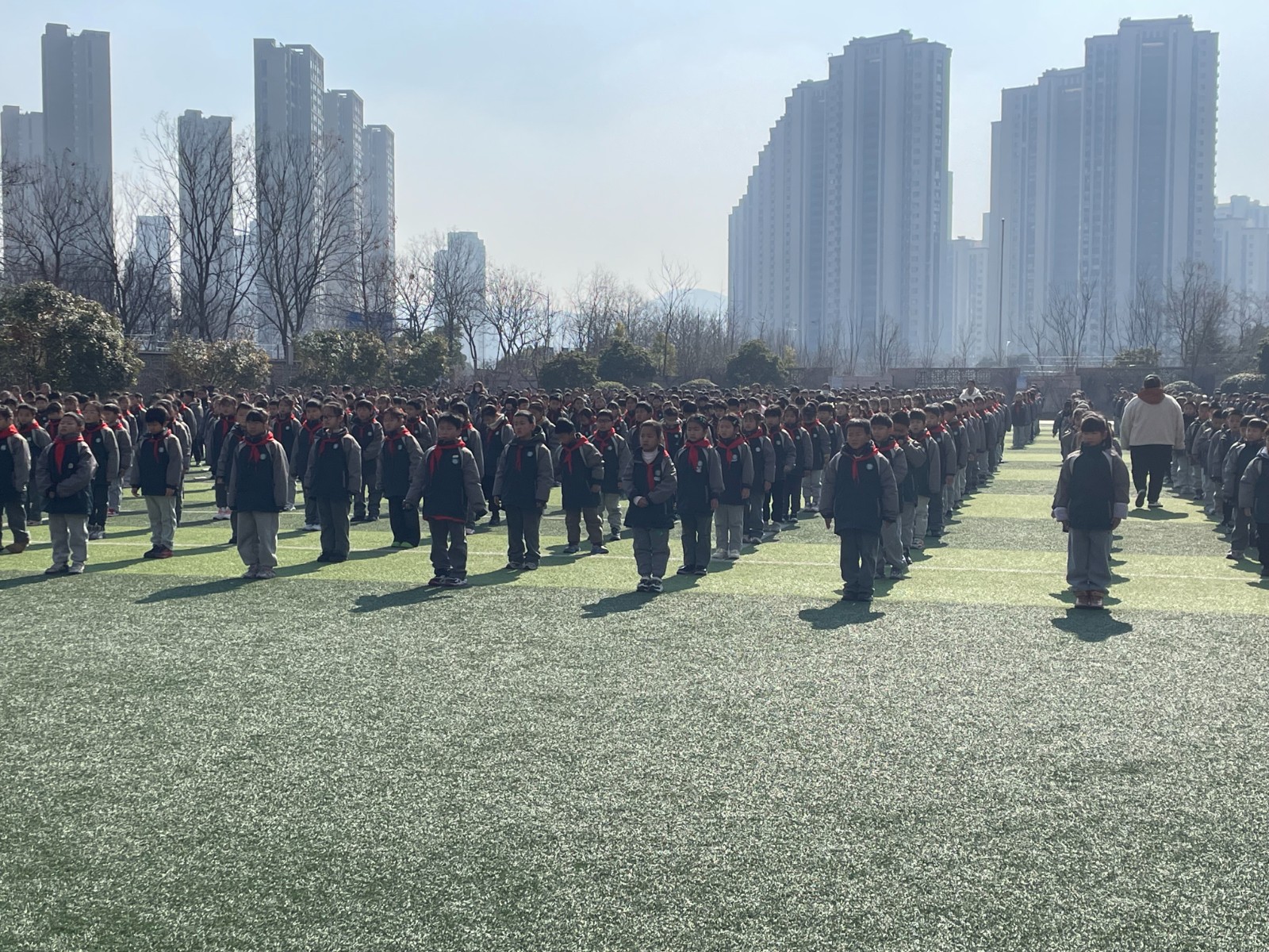 【花港一小】拒绝校园暴力 反对校园欺凌 花港一小第三周主题升旗仪式