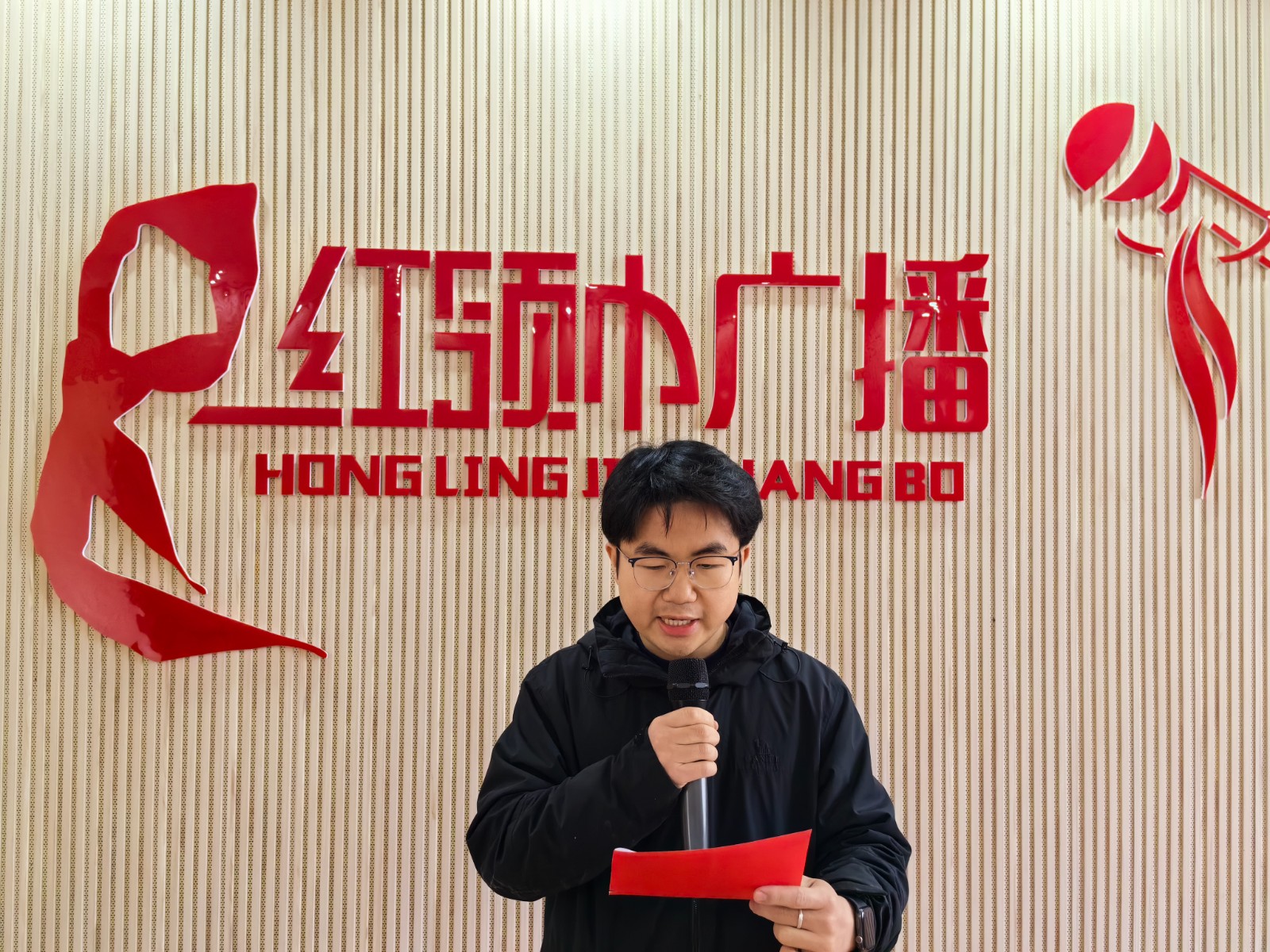 国旗下讲话.jpg