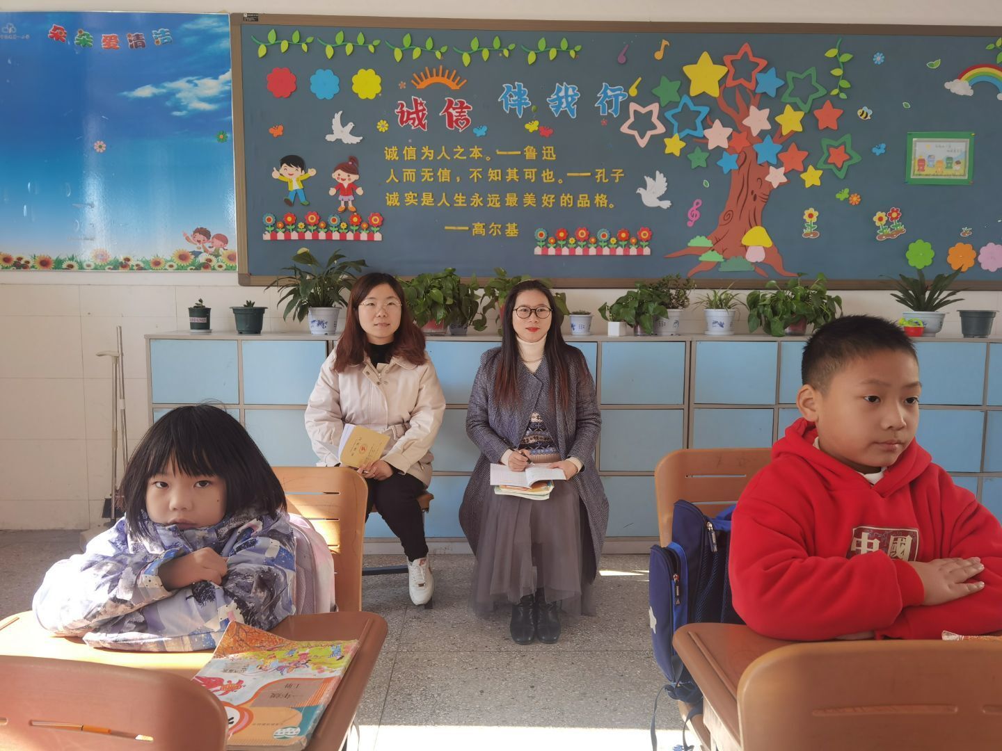 【花港一小】“守”好主阵地  “推”出新成长（三十七）花港第一小学推门听课活动