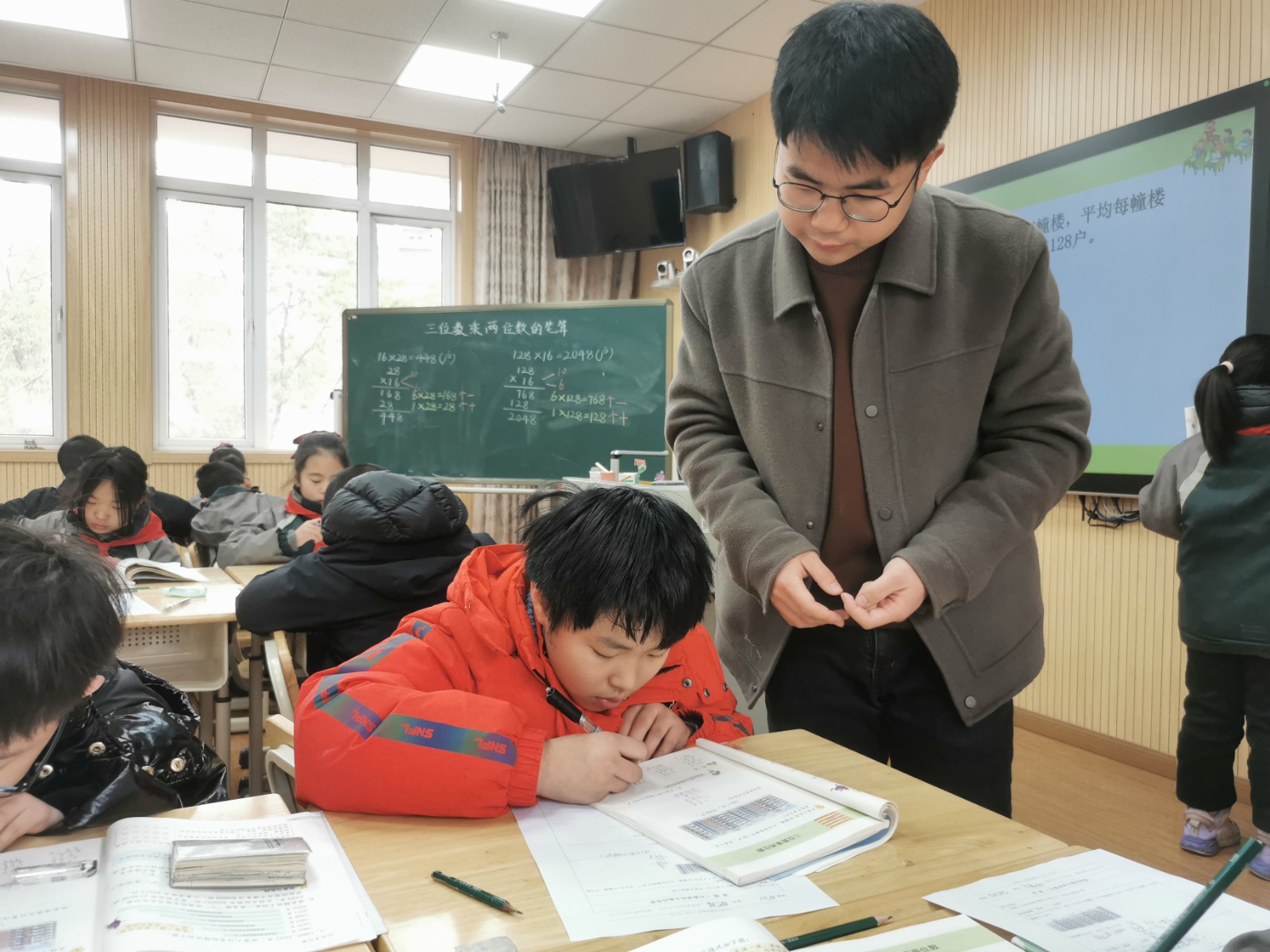 【花港一小】视导引领促成长  砥砺深耕谱新篇 集团领导到我校开展“四个一”检查活动