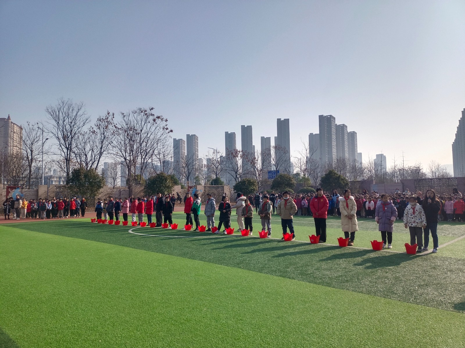 【花港一小】七彩少年 朵朵绽放 “七色花券”学生评价系列活动  1月兑换活动——“为爱奔跑”